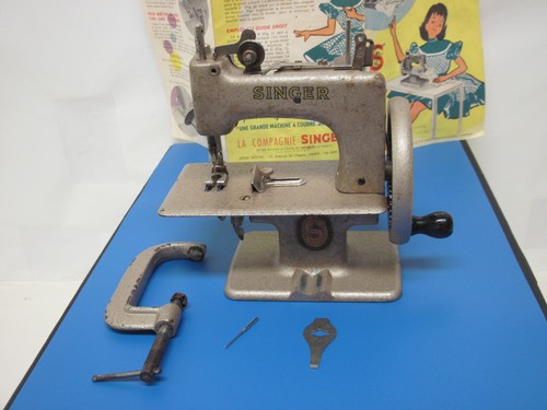 Ancienne machine coudre - ancienne, a