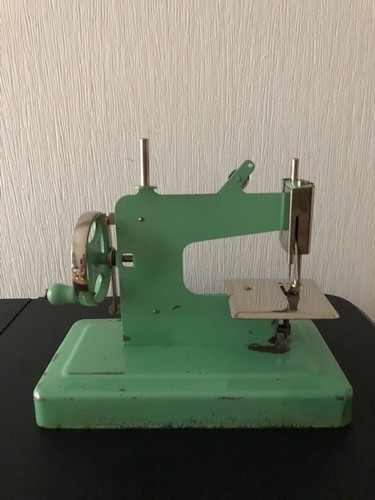 Jouet ancien machine à - :,